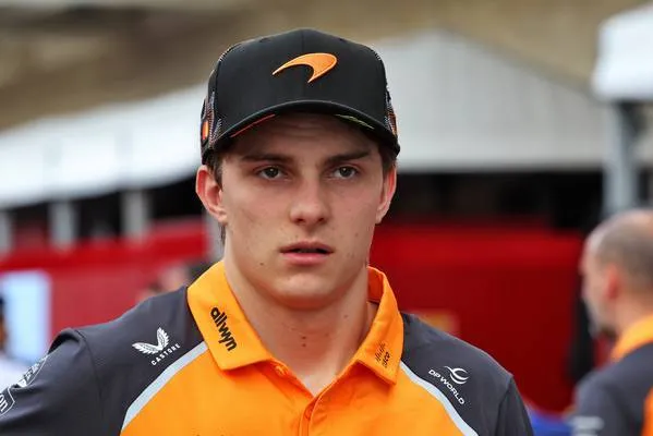 20251016-0501m-68f7229935bd5